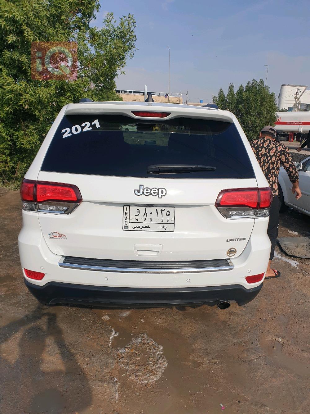 جیپ گراند شیرۆکی